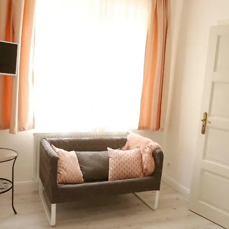 Morzsi Apartament *
